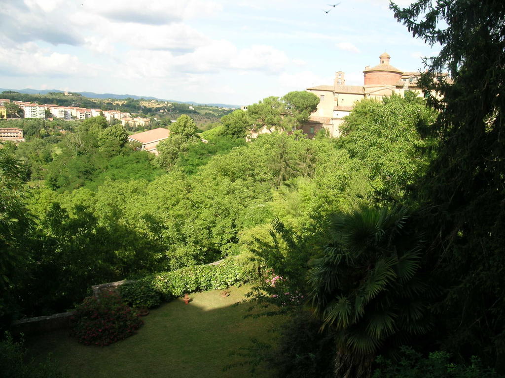 La Dimora Dei Monaci Bed & Breakfast Siena Exterior photo